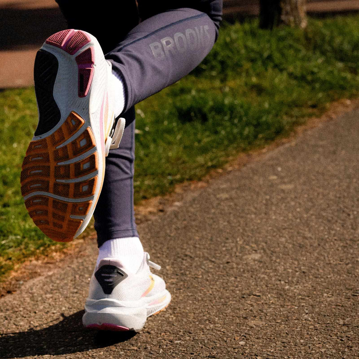 Brooks Ghost 17 Womens Road Running Shoes
