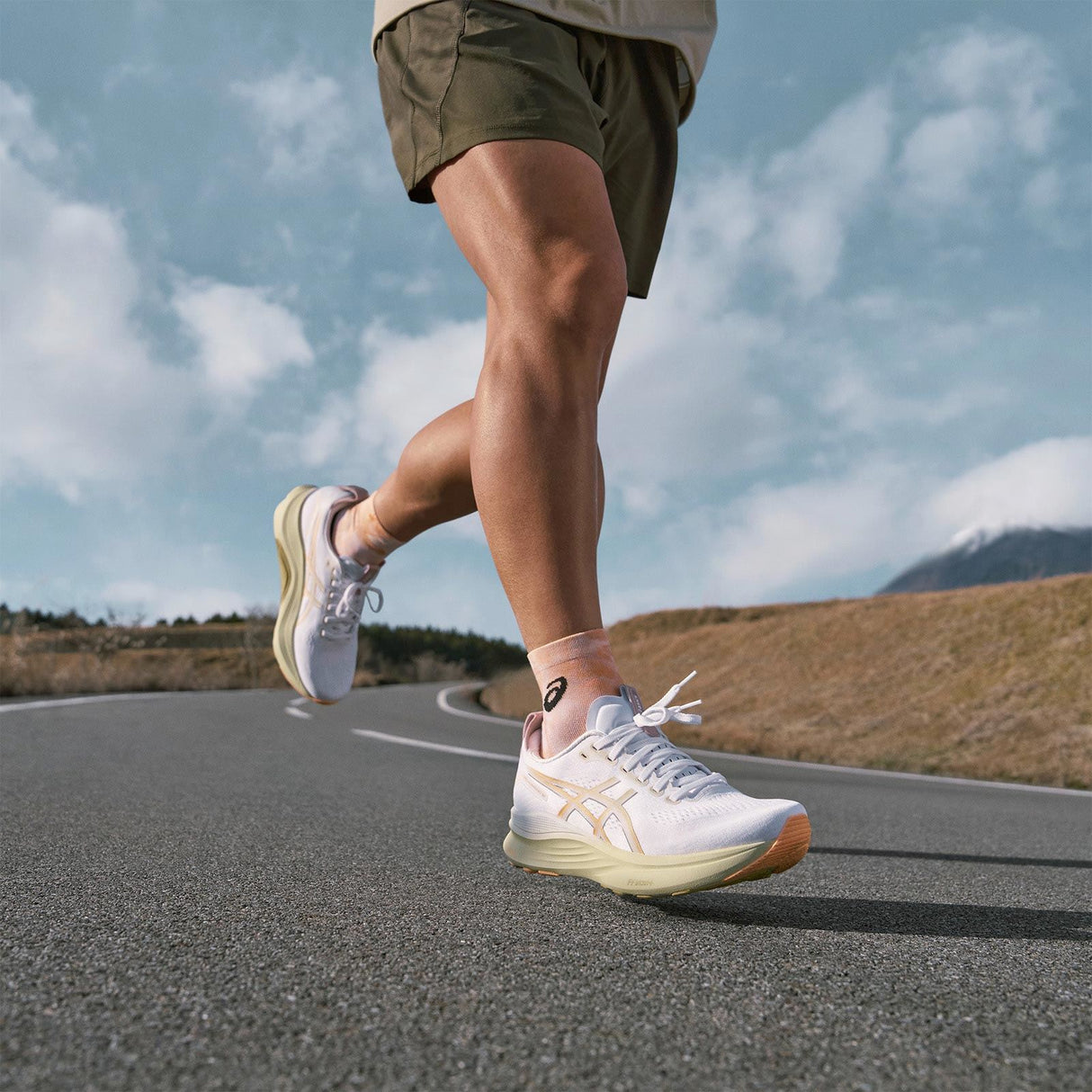 Asics GEL-KAYANO™ 32 Mens Running Shoes - Model View