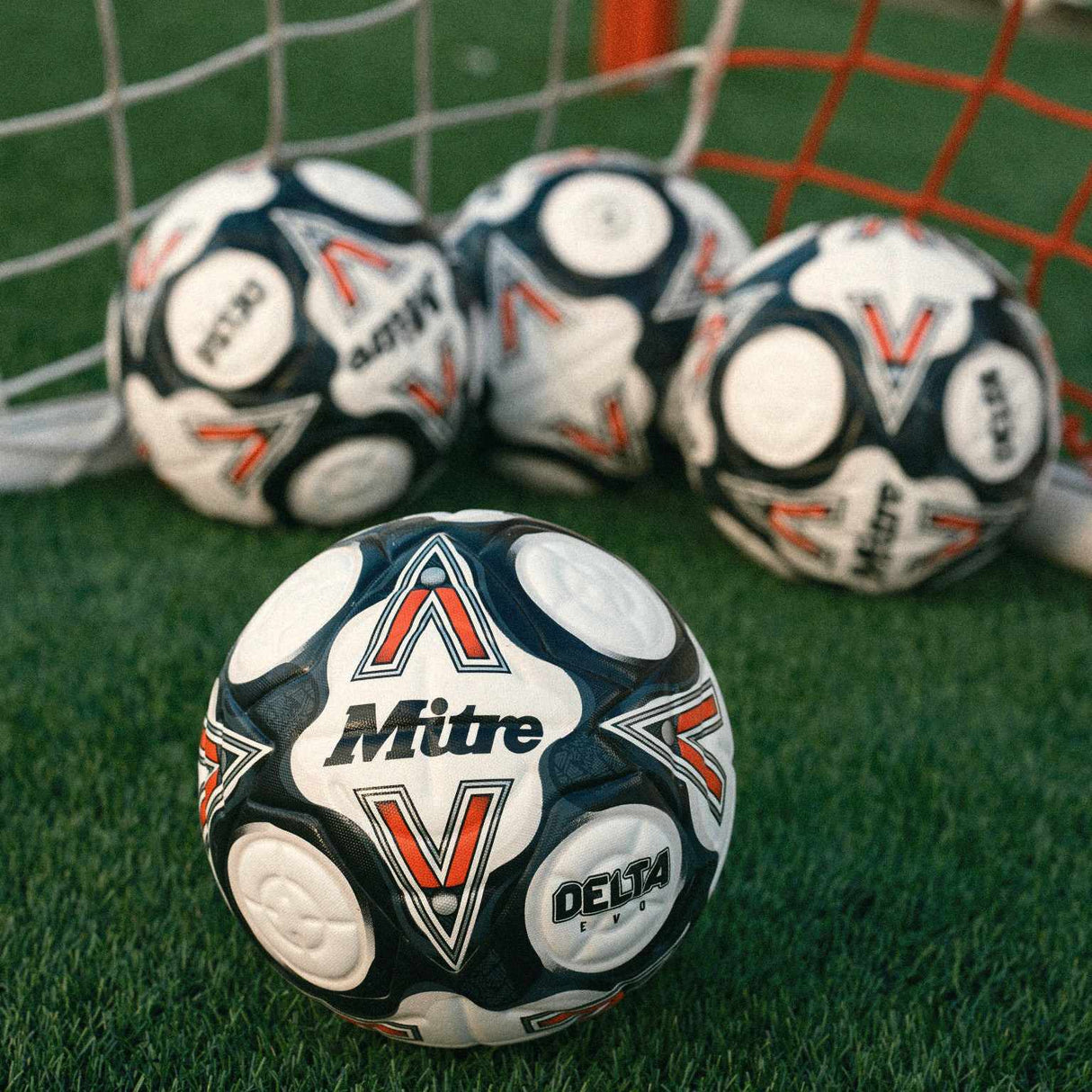 Mitre Delta Evo 24 Football 5 White