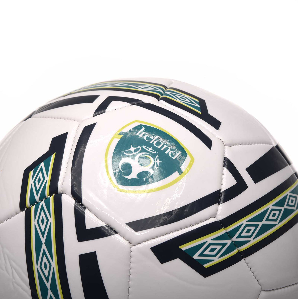 Umbro FAI Ireland 2022 Ventura Ball