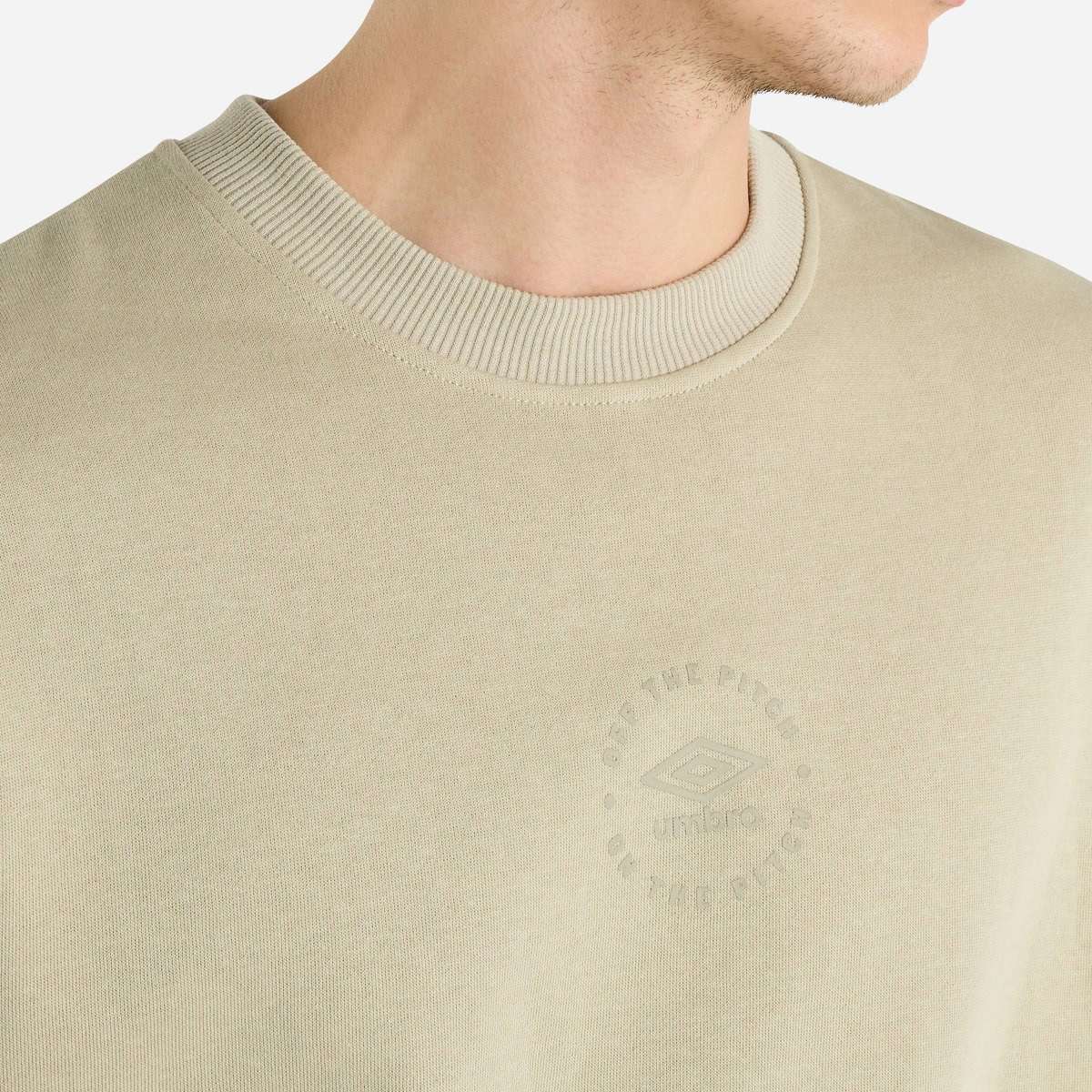Umbro Relaxed Mens Off The Pitch Printed Training Sweatshirt