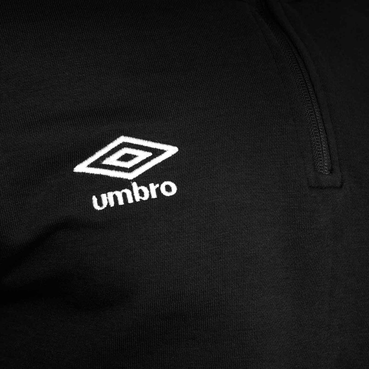 Umbro Mens Half-Zip Long-Sleeved Training Midlayer