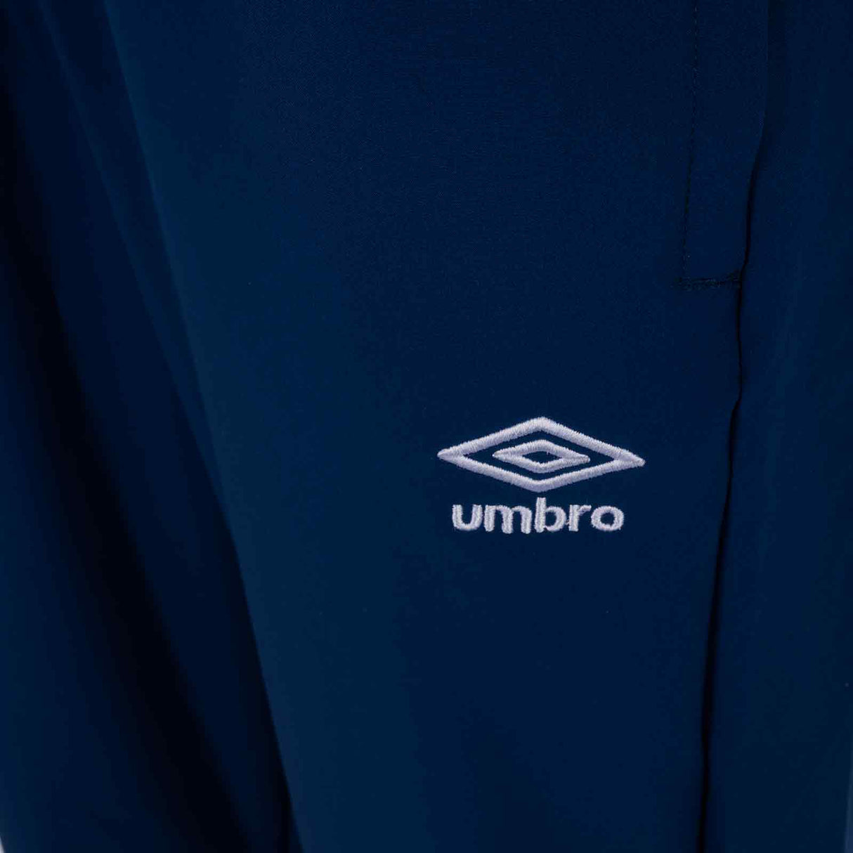Umbro Mens Woven Training Pant