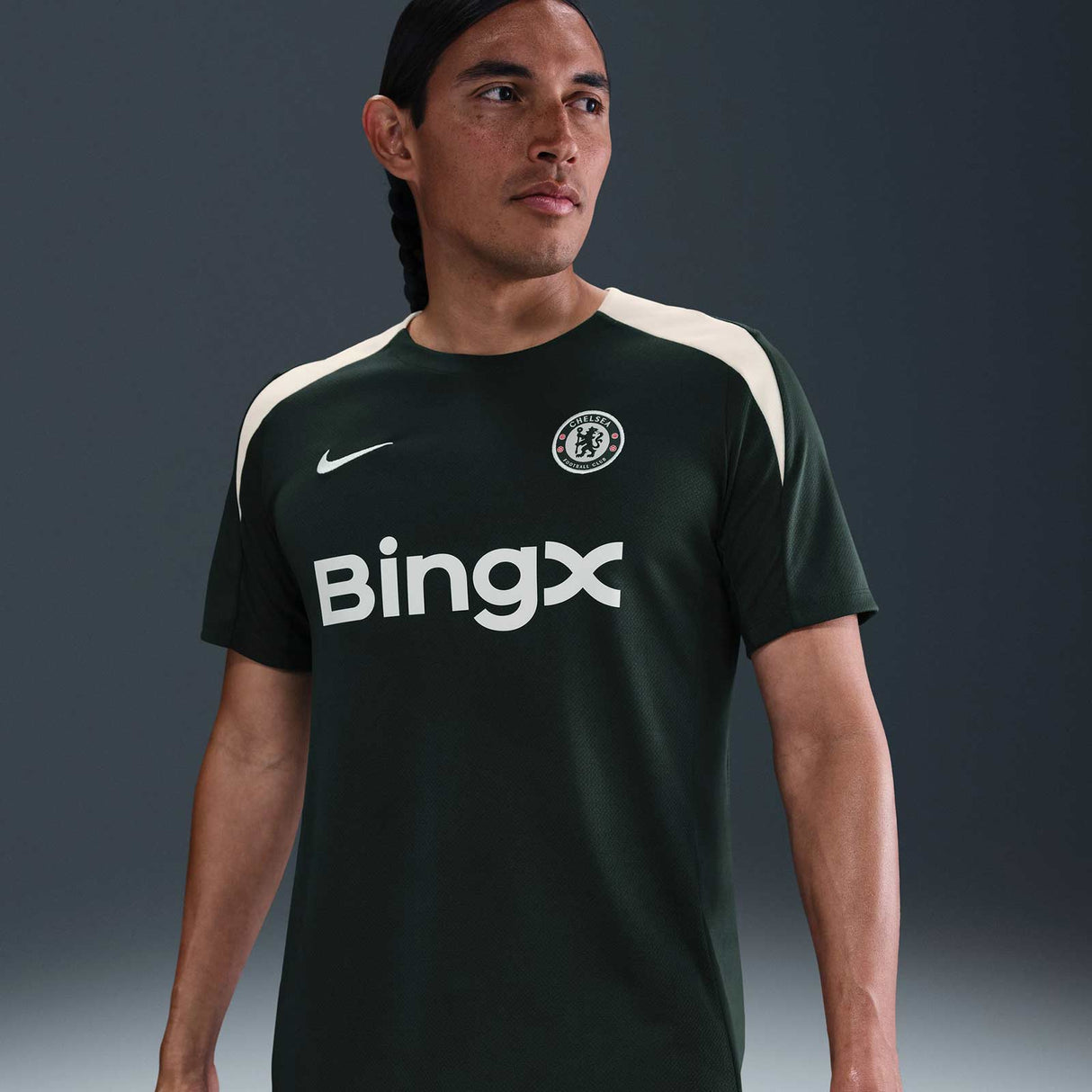 Nike Chelsea Football Club 2025/26 Strike Drill T-Shirt - Front