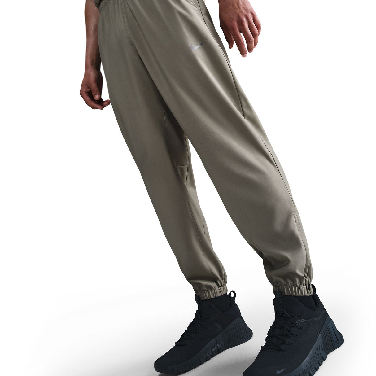 Nike Form Mens Dri-FIT Tapered Versatile Pants