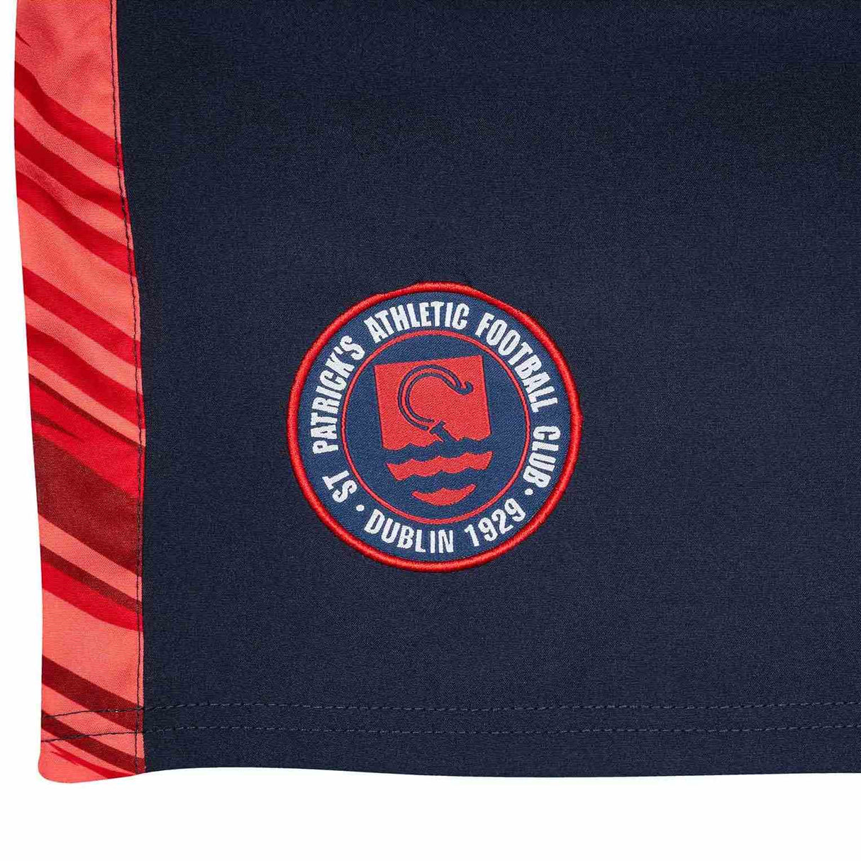 Umbro St Patricks Athletic Football Club Euro 2025 Kids Short Close-Up Crest View