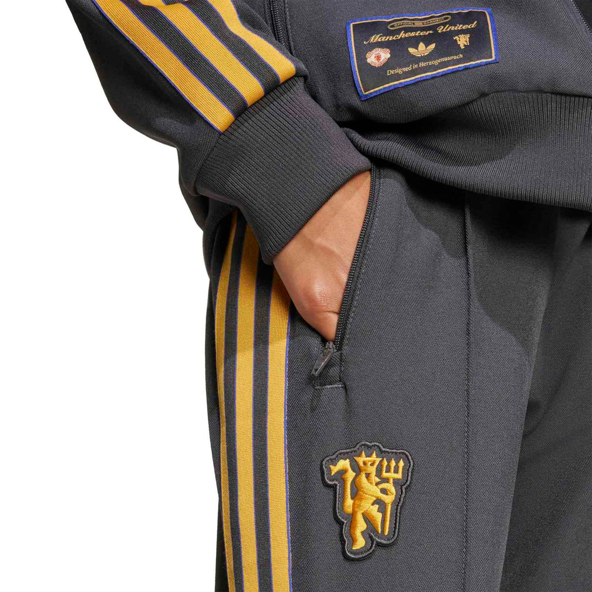 adidas OG MUFC 25 Kid Icon Track Pant Bk