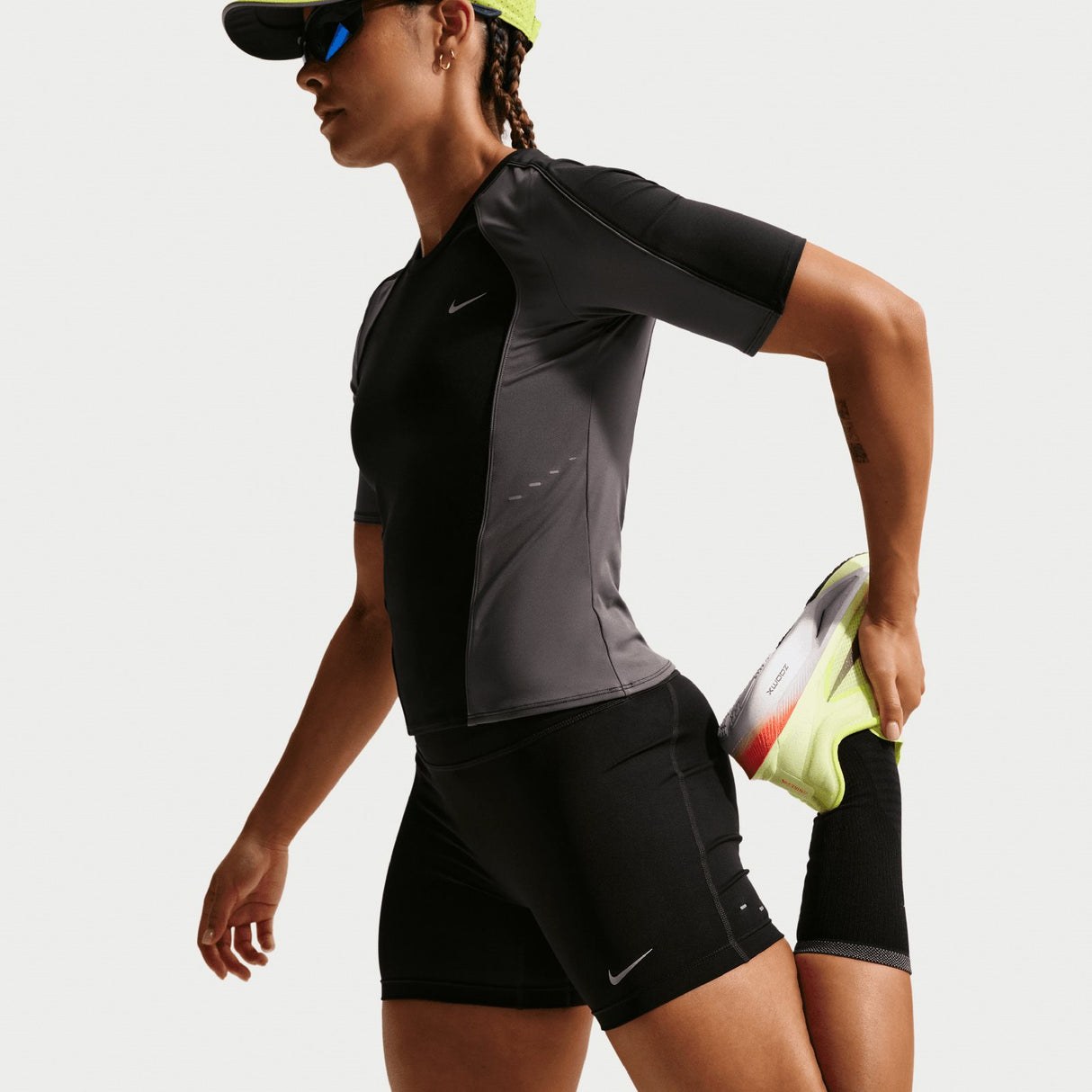 NIKE TEMPO 4IN HR TGT SHORT WMS Black
