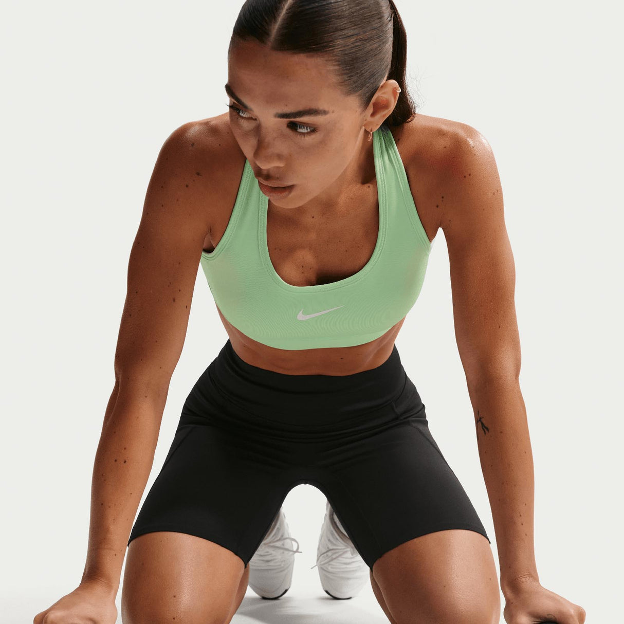 Nike W SWSH SPT Bra Medium Green