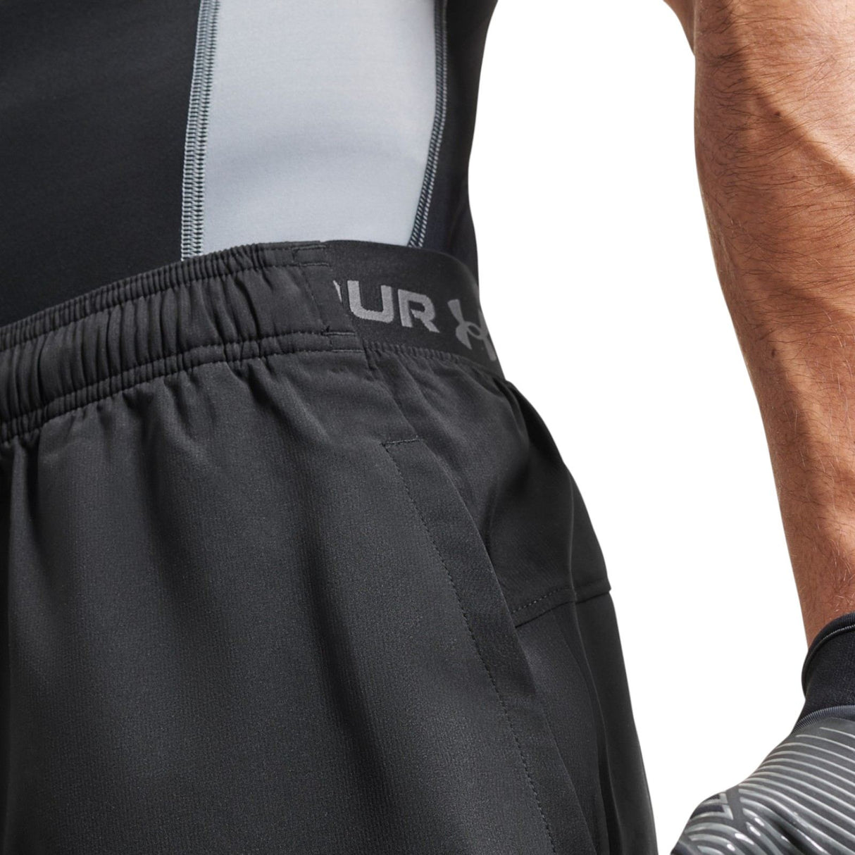 UA Mens Vanish Wven Short 2.0 6in BLACK