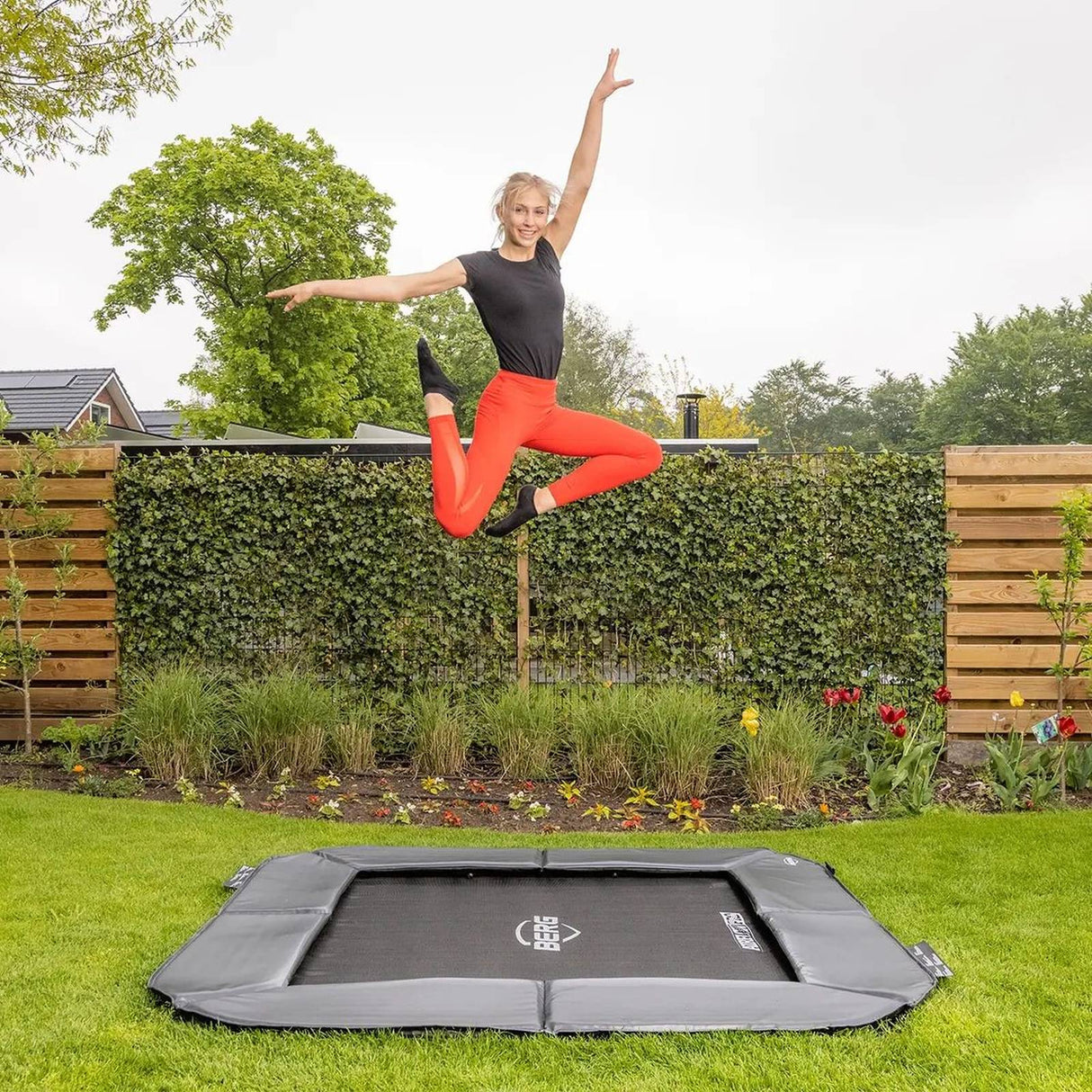 BERG SPORTS Ultim Champion FlatGround 200 Trampoline Grey