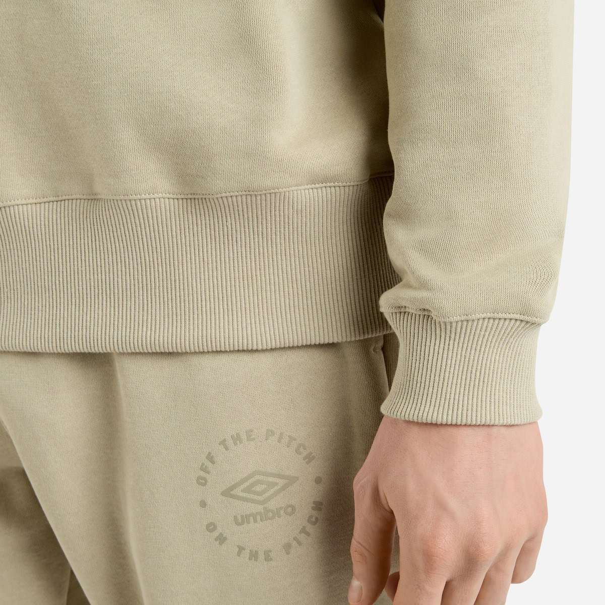 Umbro Relaxed Mens Off The Pitch Printed Training Sweatshirt