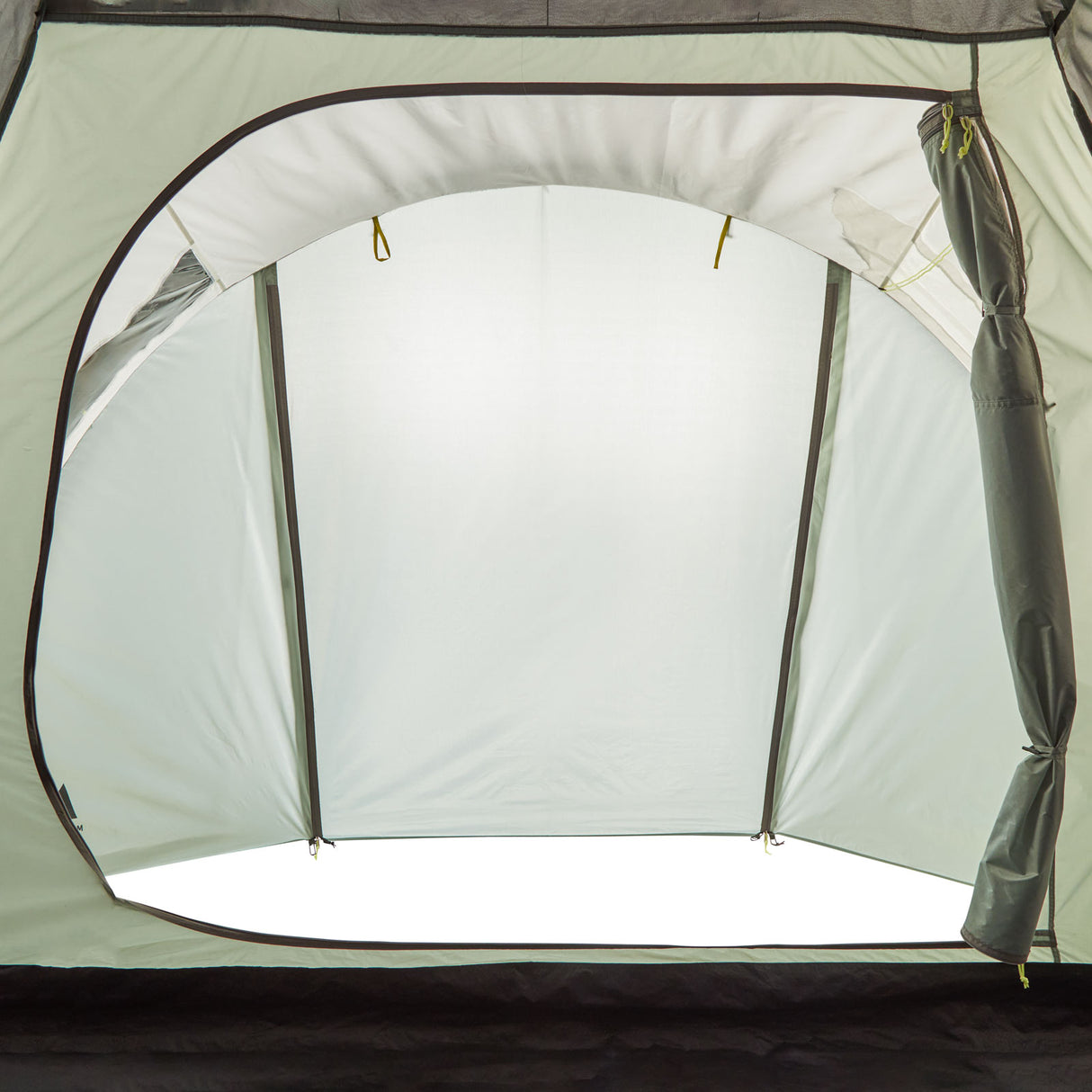 McKINLEY Family 4 Person 10.4 I Tent - Entrance