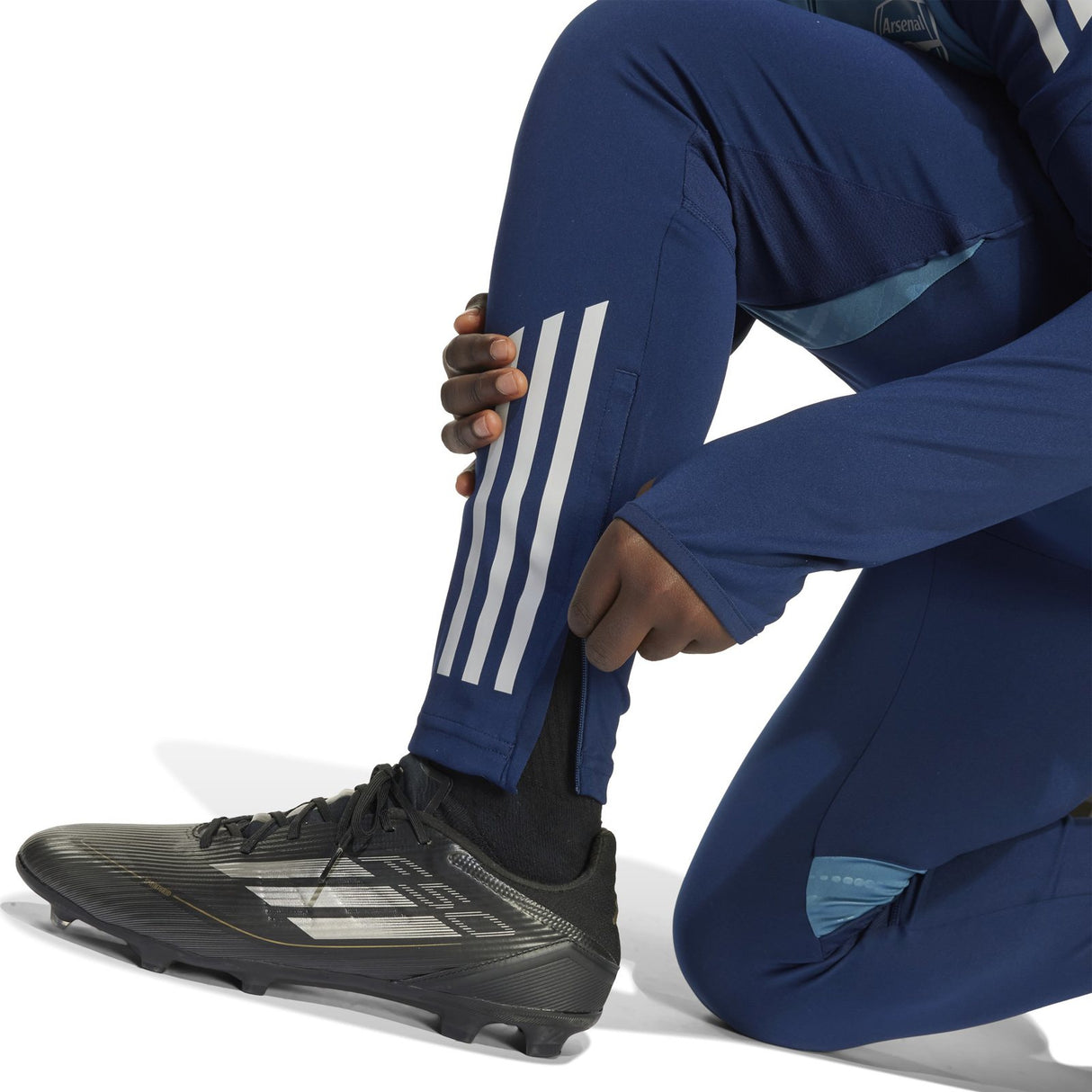 adidas Arsenal Football 2025/26 Kids Training Pant Model Lower Leg Side View