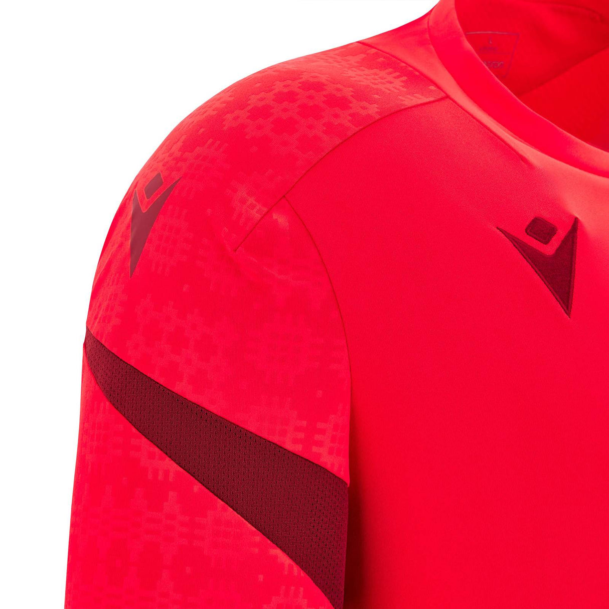 Macron Welsh Rugby 2025/26 Mens Short Sleeved Training T-Shirt Close-Up Macron Branding View