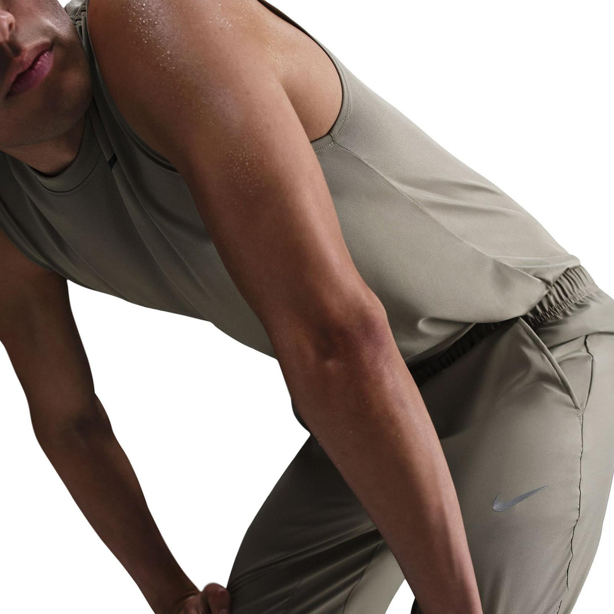 Nike Form Mens Dri-FIT Tapered Versatile Pants
