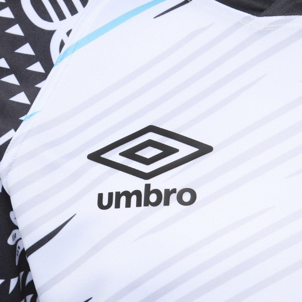 Umbro Fiji 7s Rugby 2025/26 Short Sleeved Home Replica Jersey Close-Up Umbro Branding View
