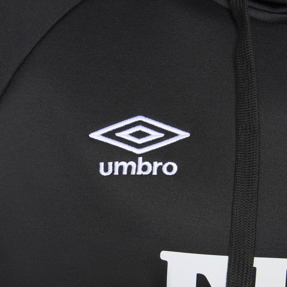 Umbro Fiji Rugby 2025/26 Mens Pullover Training Hoodie Close-Up Umbro Branding View