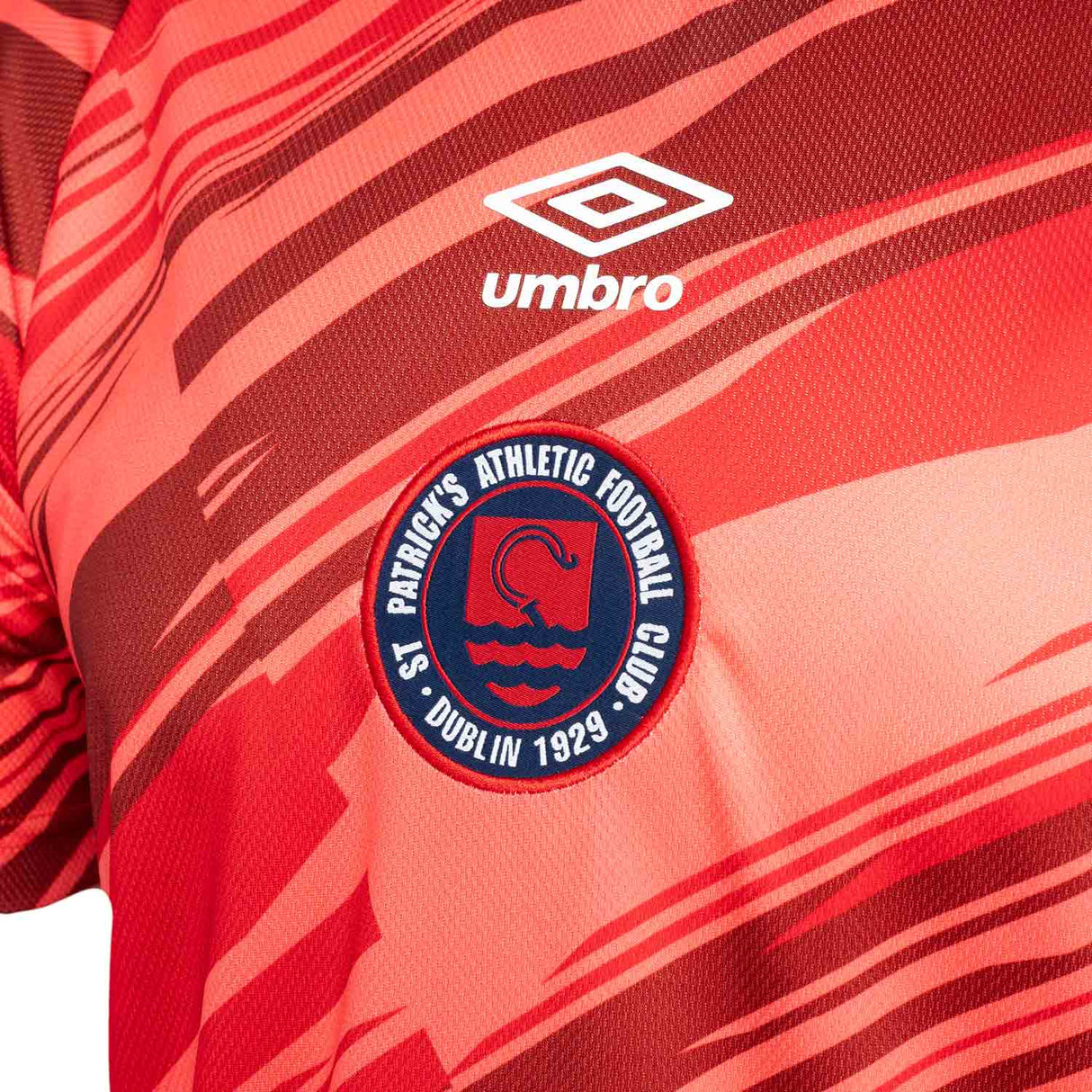 Umbro St Patricks Athletic Football Club Euro 2025 Kids Warm Up Jersey Close-Up Chest View