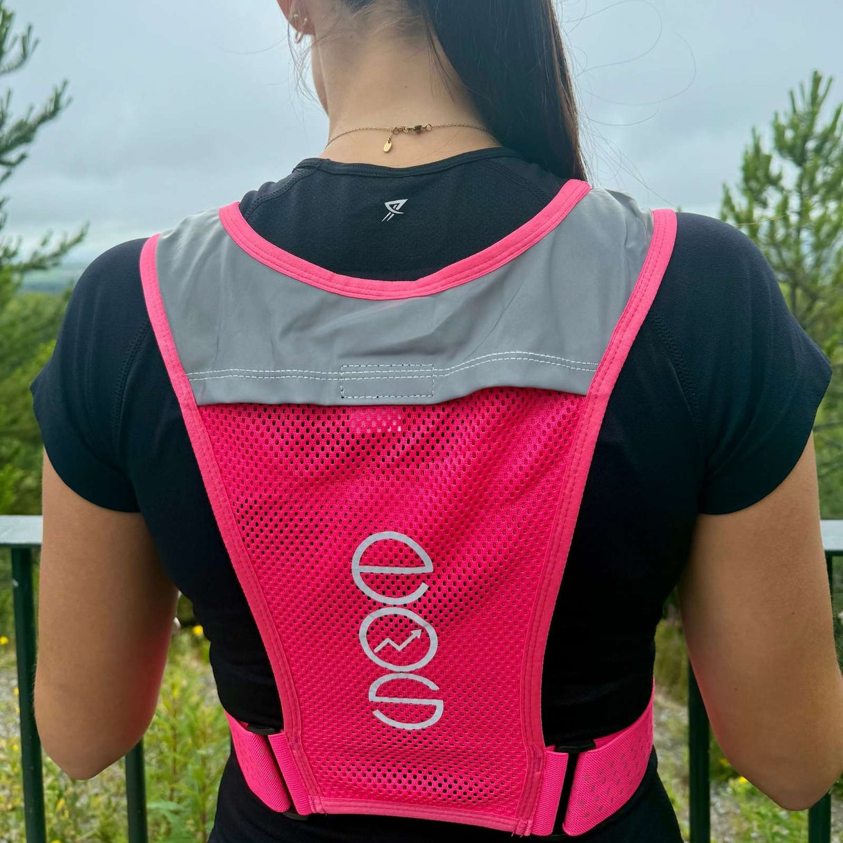 EOS Elite UltraLight 2.0 Reflective Running Vest Model Back View