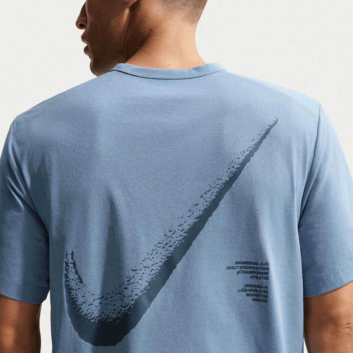 Nike M NK DF HYVERSE GFX SS TOP Blue