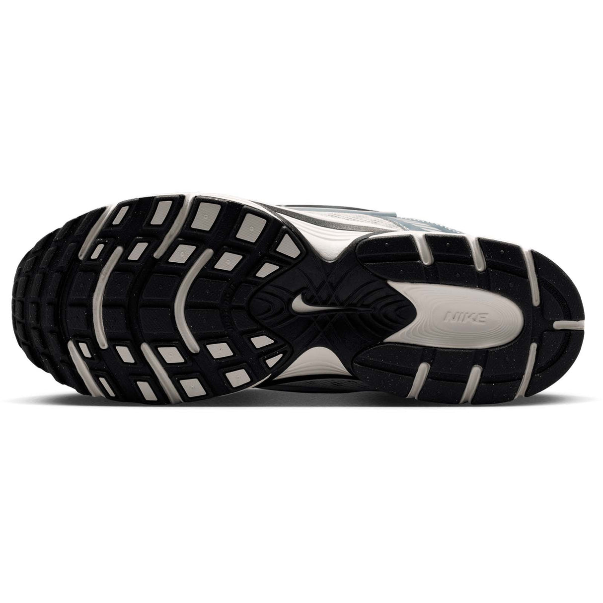 Nike V5 RNR Trainers Grey