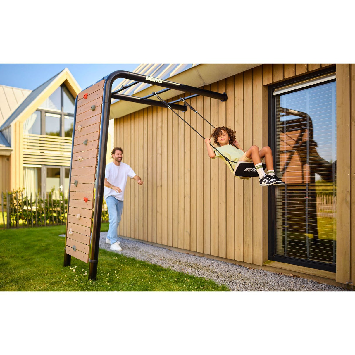 Berg Playbase Wall