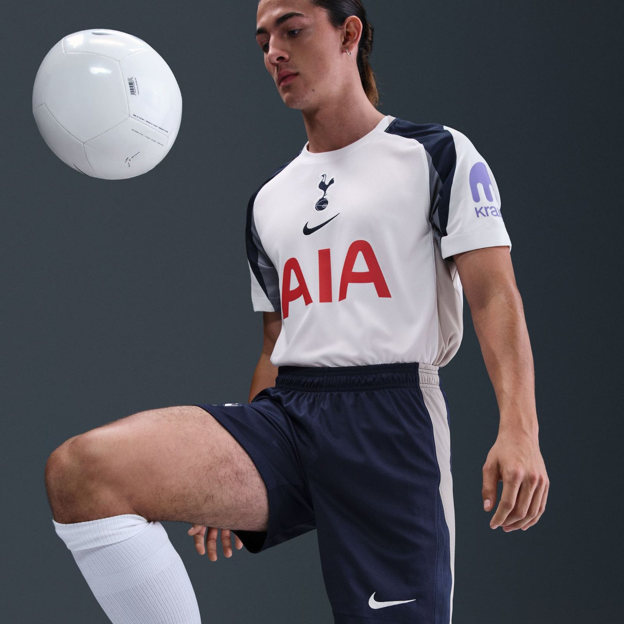 Nike Tottenham Hotspur 2025/26 Home Short - Model