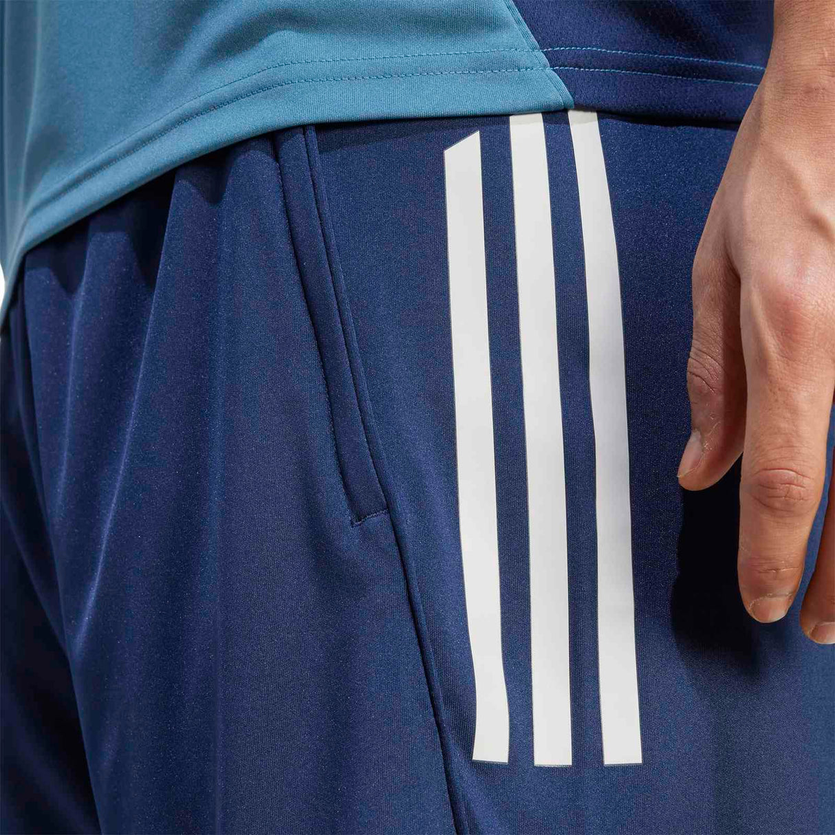 adidas Arsenal Football Tiro 2025/26 Adults Training Short Model Close-Up Side View