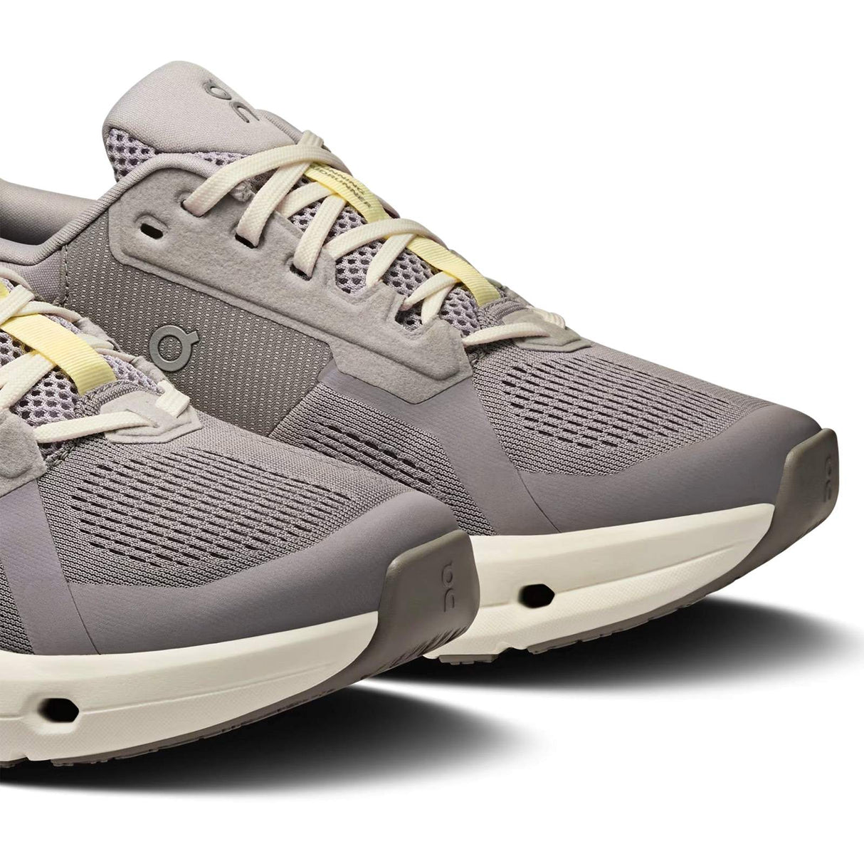 ON Womens Cloudrunner 2 Pink