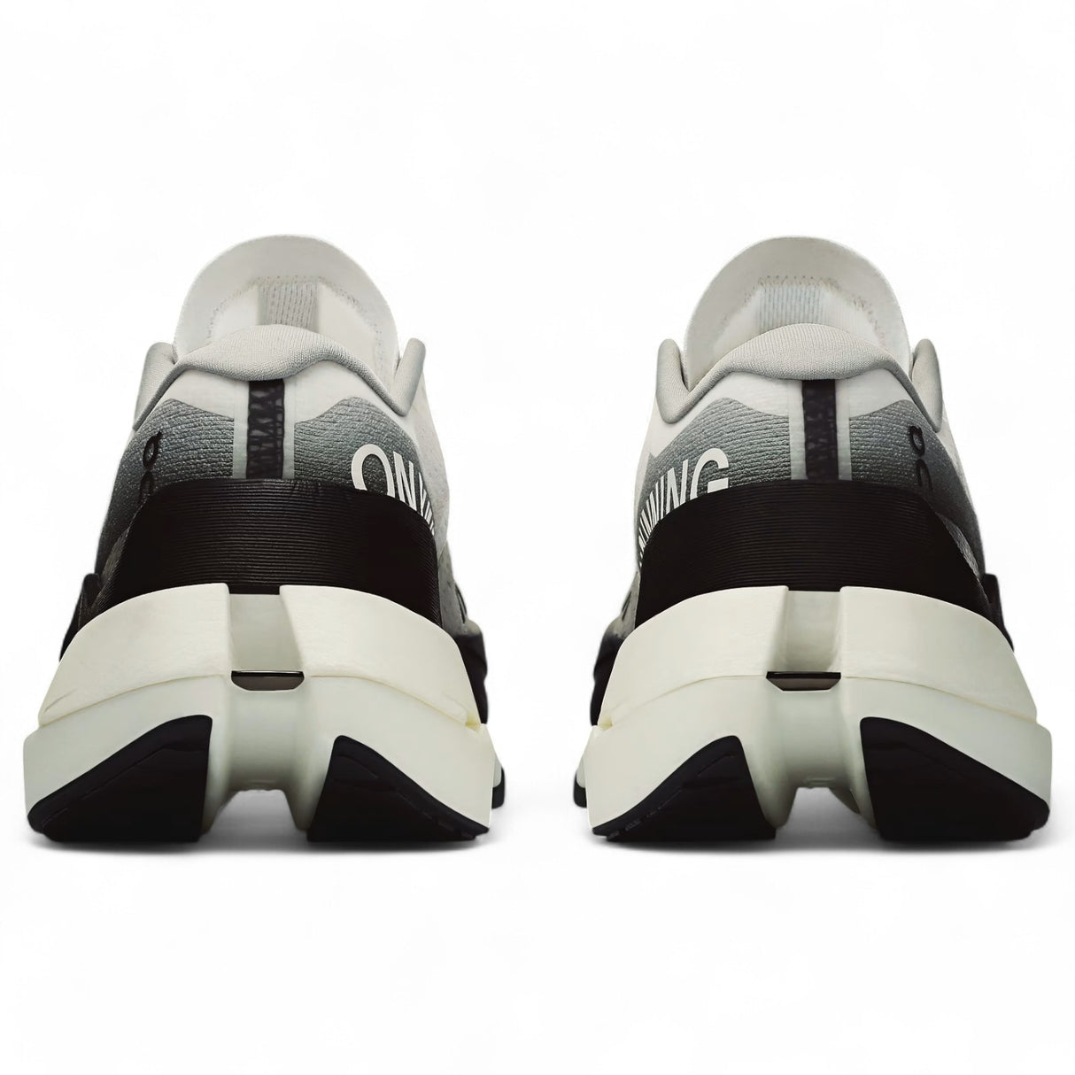 ON Womens Cloudboom Max White/Black
