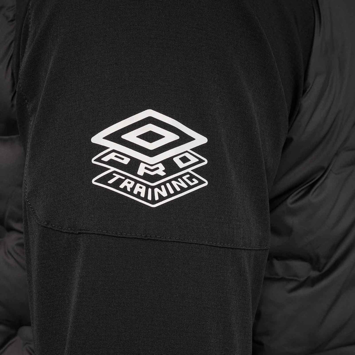 Umbro PRO TRAINING ELITE HYBRID JKT Blk