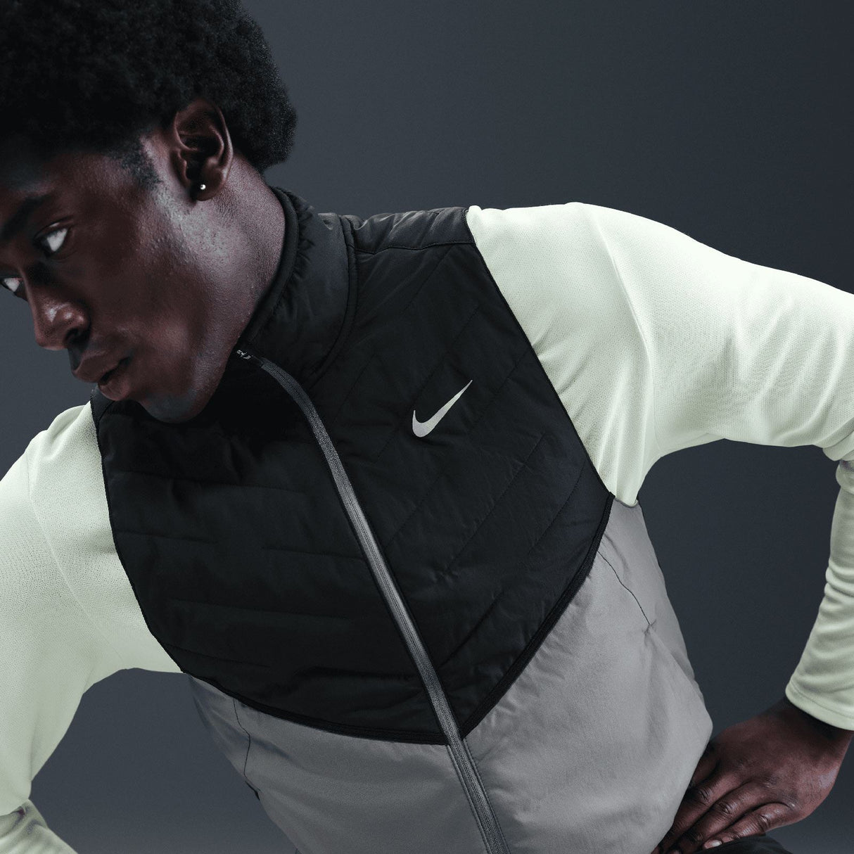 Nike Mens Therma-FIT Repel Synthetic-Fill Running Vest