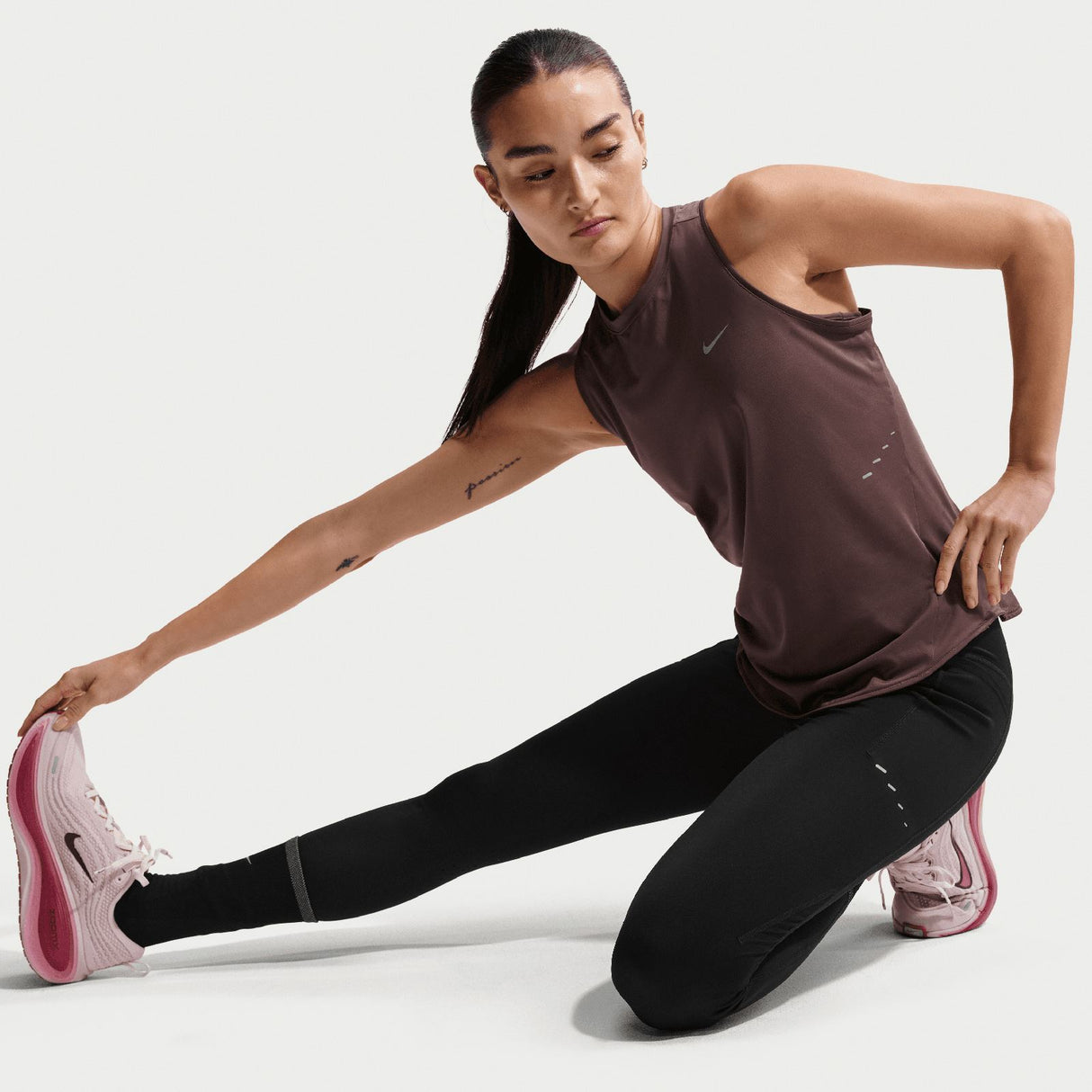 Nike W NK SWIFT DF TANK TOP Maroon