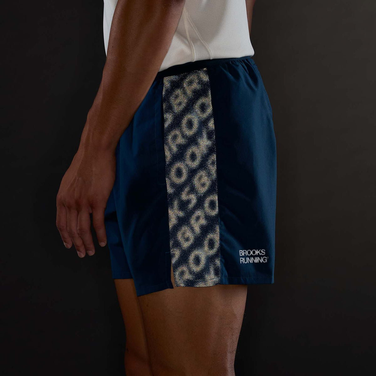 Brooks Mens Dash Reflective Shorts Blue