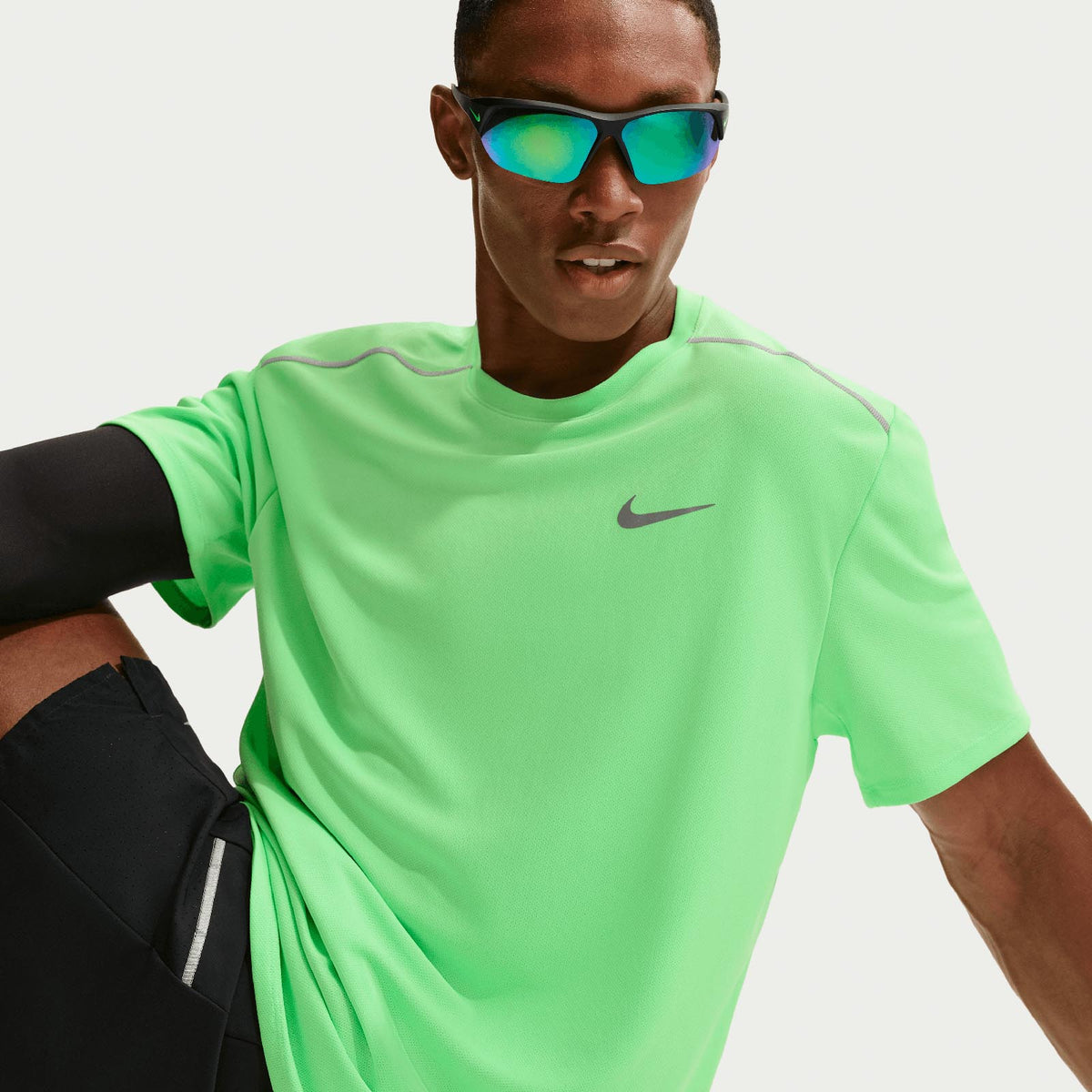 Nike Mens DF UV Miler SS Top Green