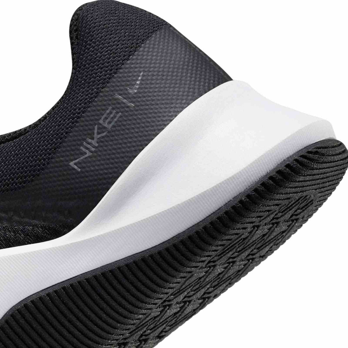 Nike Wmns MC Trainer 2 Black/White