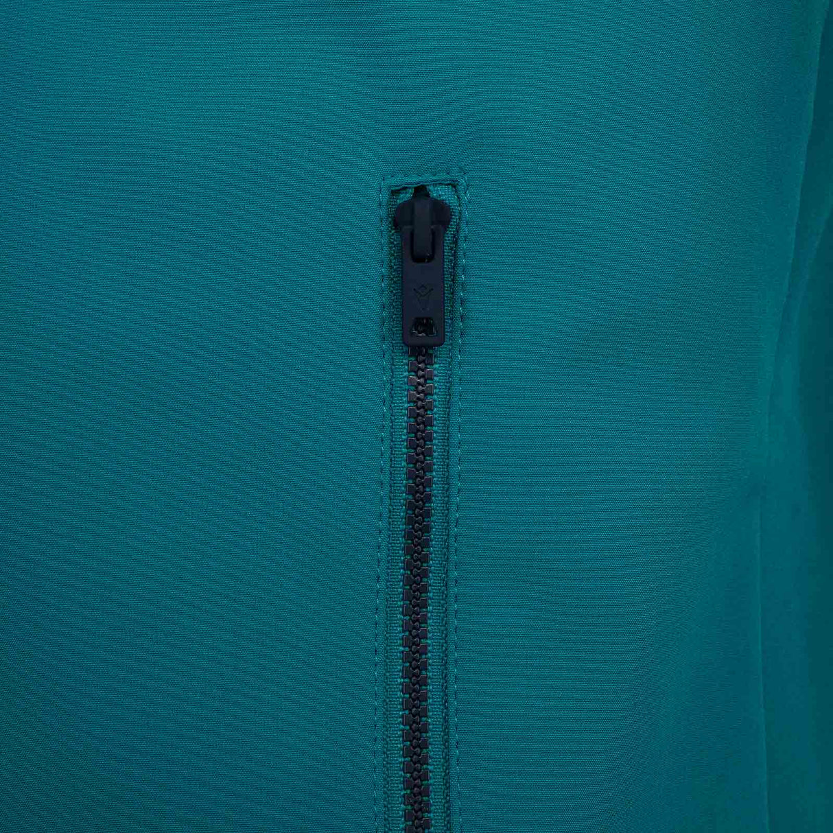 Macron Connacht Rugby 2025/26 Kids Softshell Training Jacket Close-Up Zip Pocket View