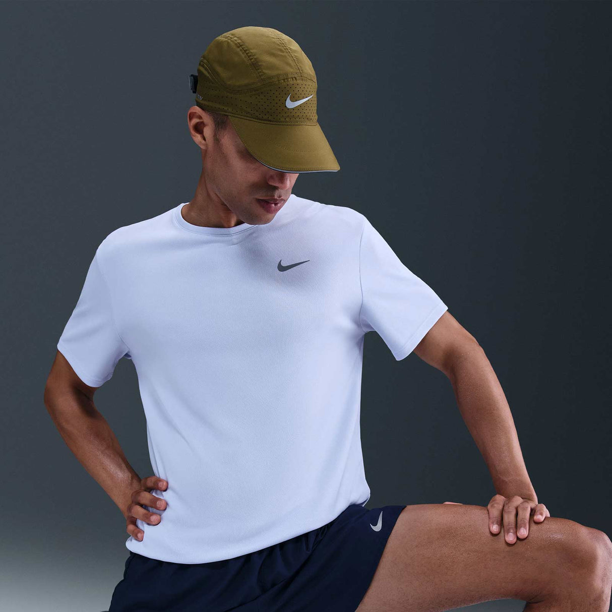 Nike Miler Mens Dri-FIT UV Short-Sleeve Running Top