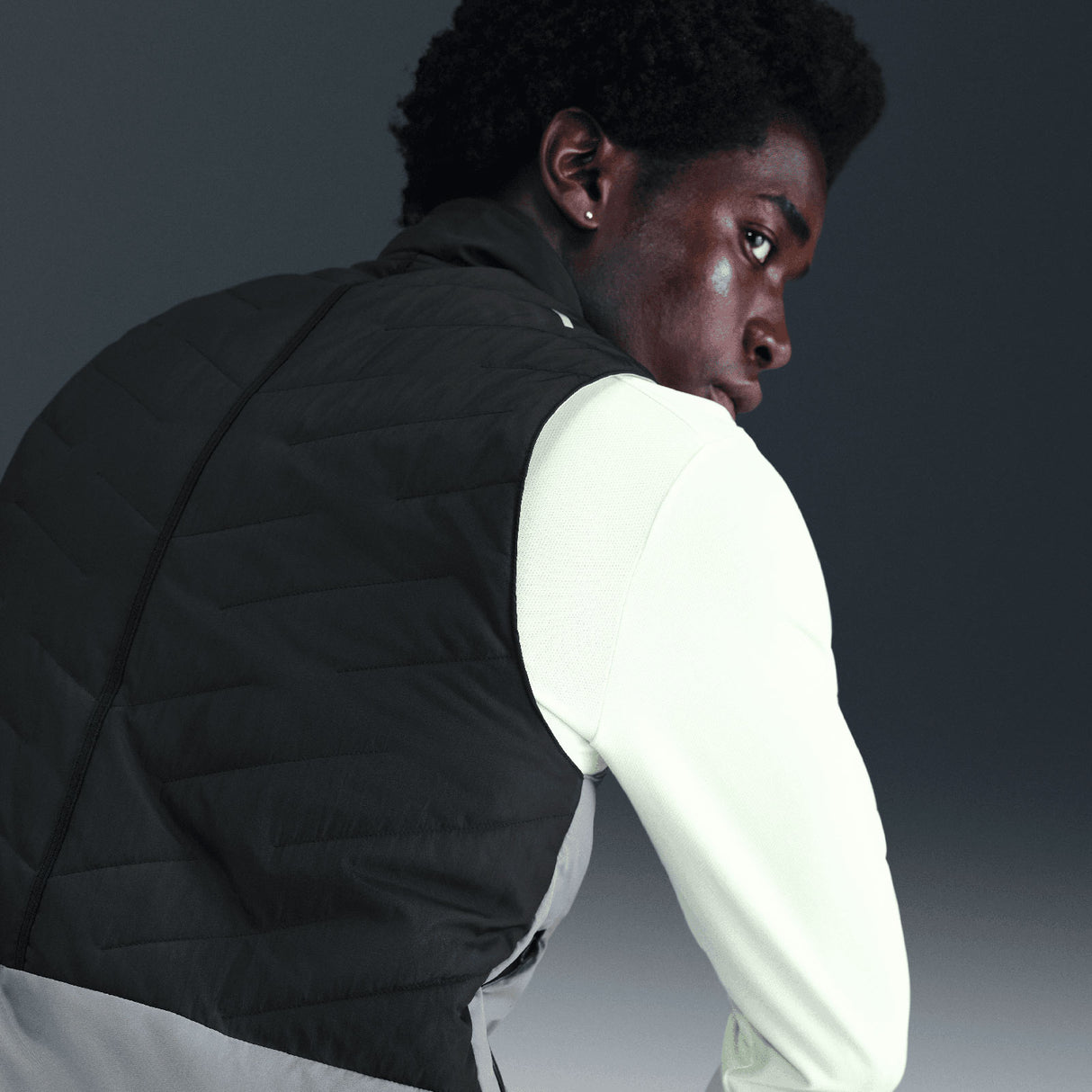 Nike Mens Therma-FIT Repel Synthetic-Fill Running Vest