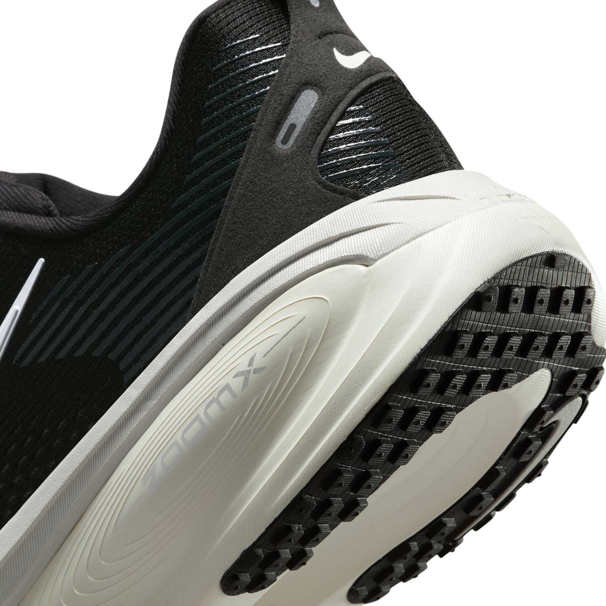 Nike Vomero 18 Mens Road Running Shoes