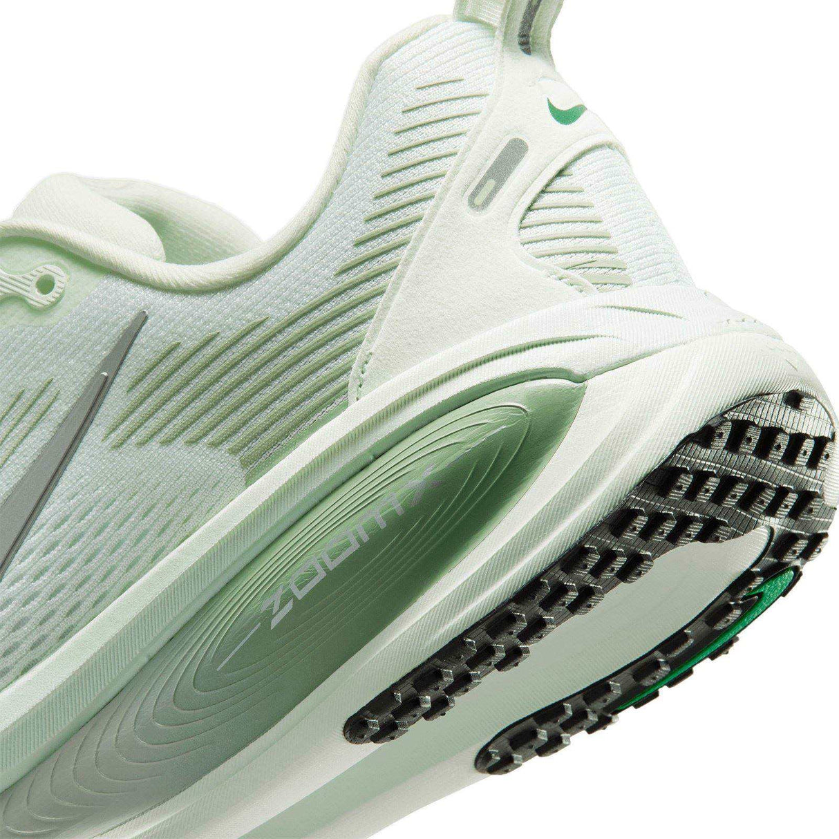 NIKE Vomero 18 Womens Green