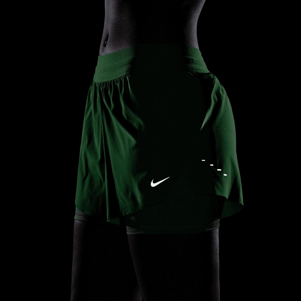 Nike W Swift DF MR 2N1 Shorts Green