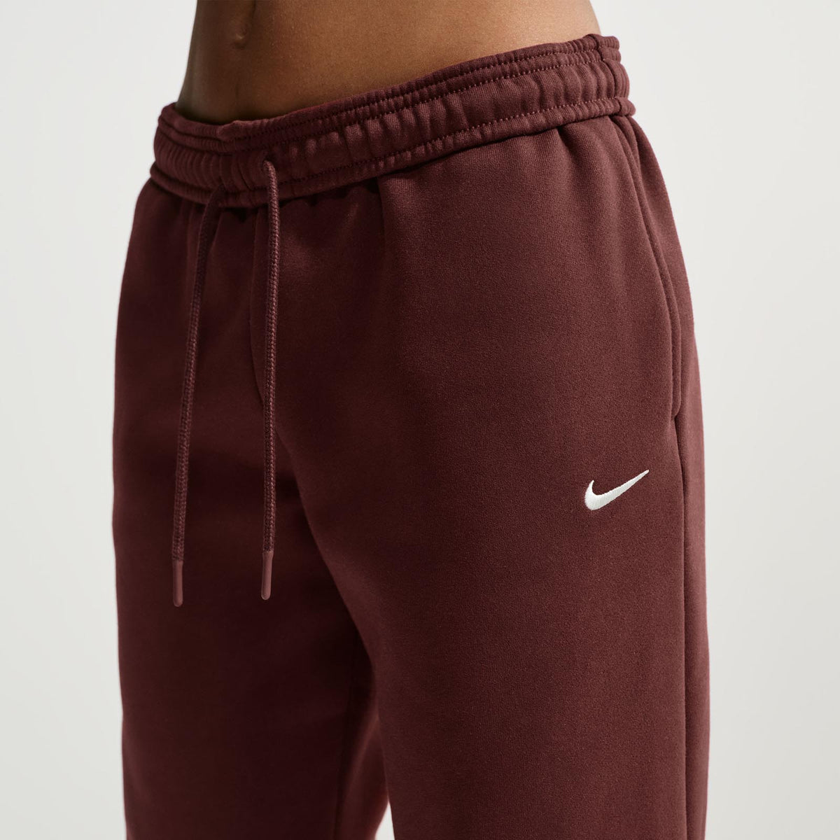 NIKE WMS STDO FLC MW MR CFT PANT Maroon