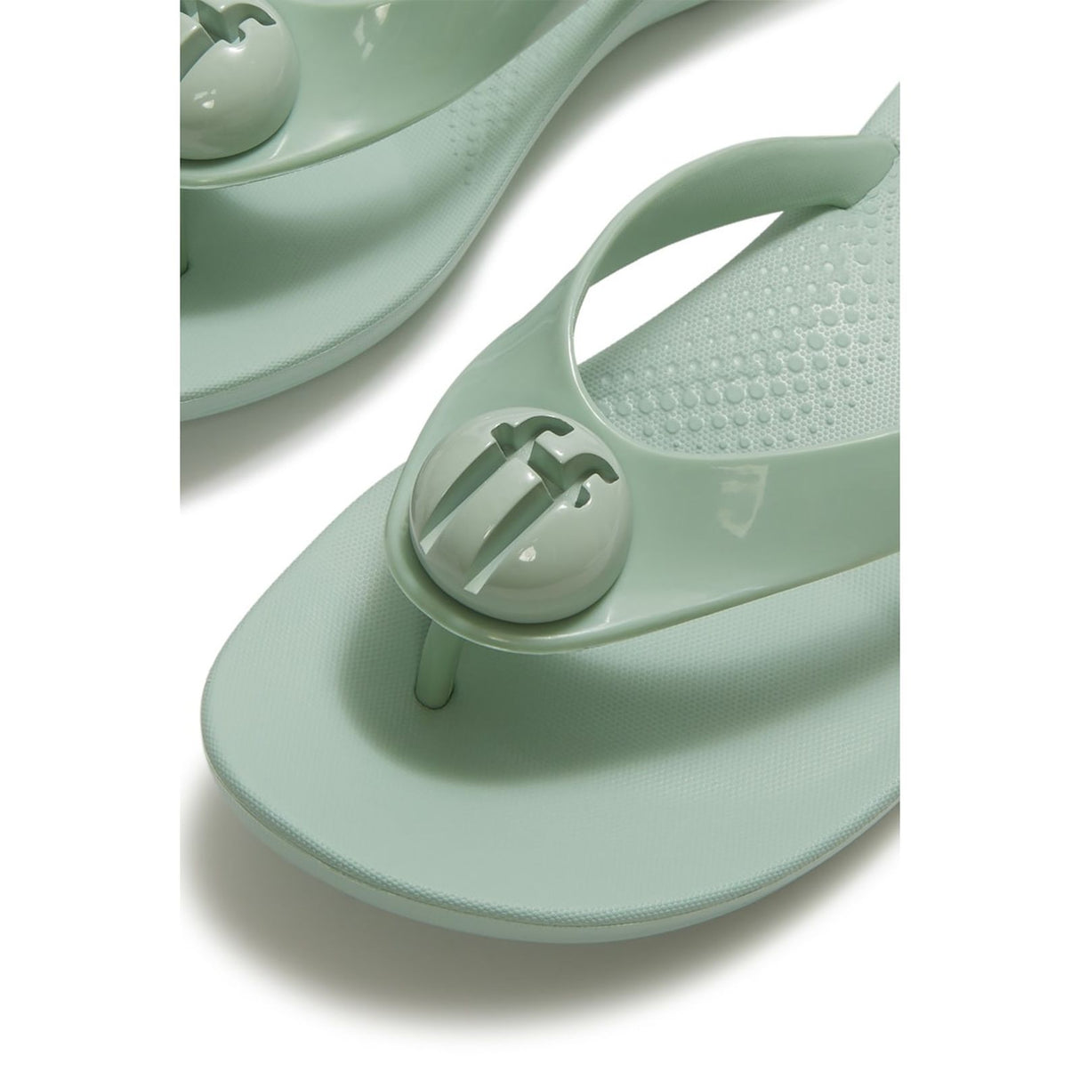 Fitflop Womens iQushion Glossy-Button Flip-Flops Mint Whisper