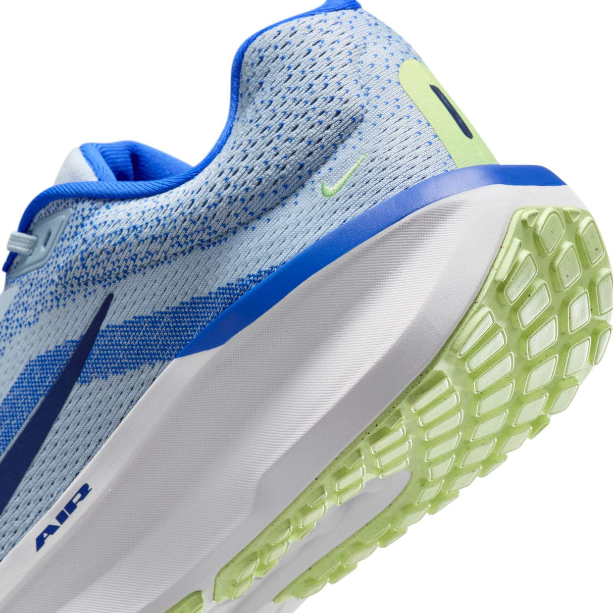 Nike Winflo 11 Mens Road Running Shoes