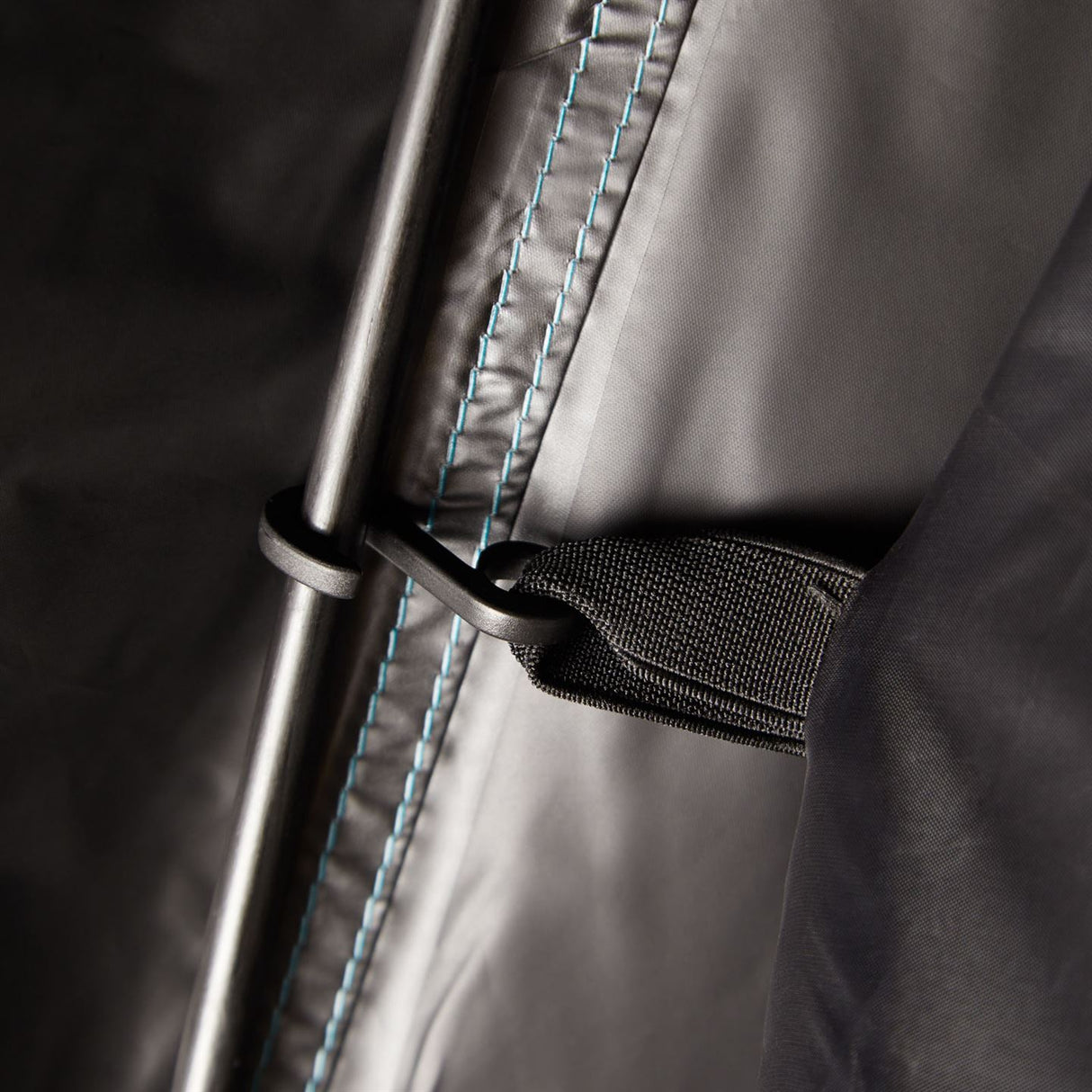 McKINLEY Vega 4 Person 40.4 Sleepwell Tent - Close up