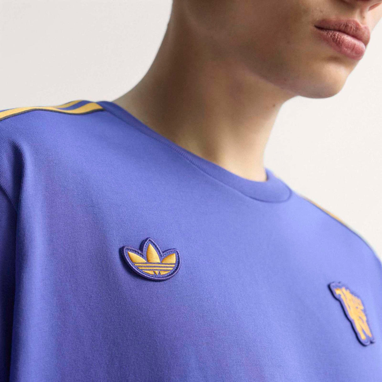 adidas OG MUFC 25 Icon Tee Purple