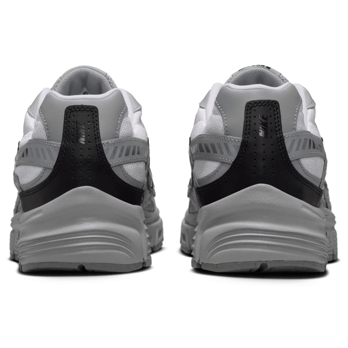 Nike Initiator Trainers White
