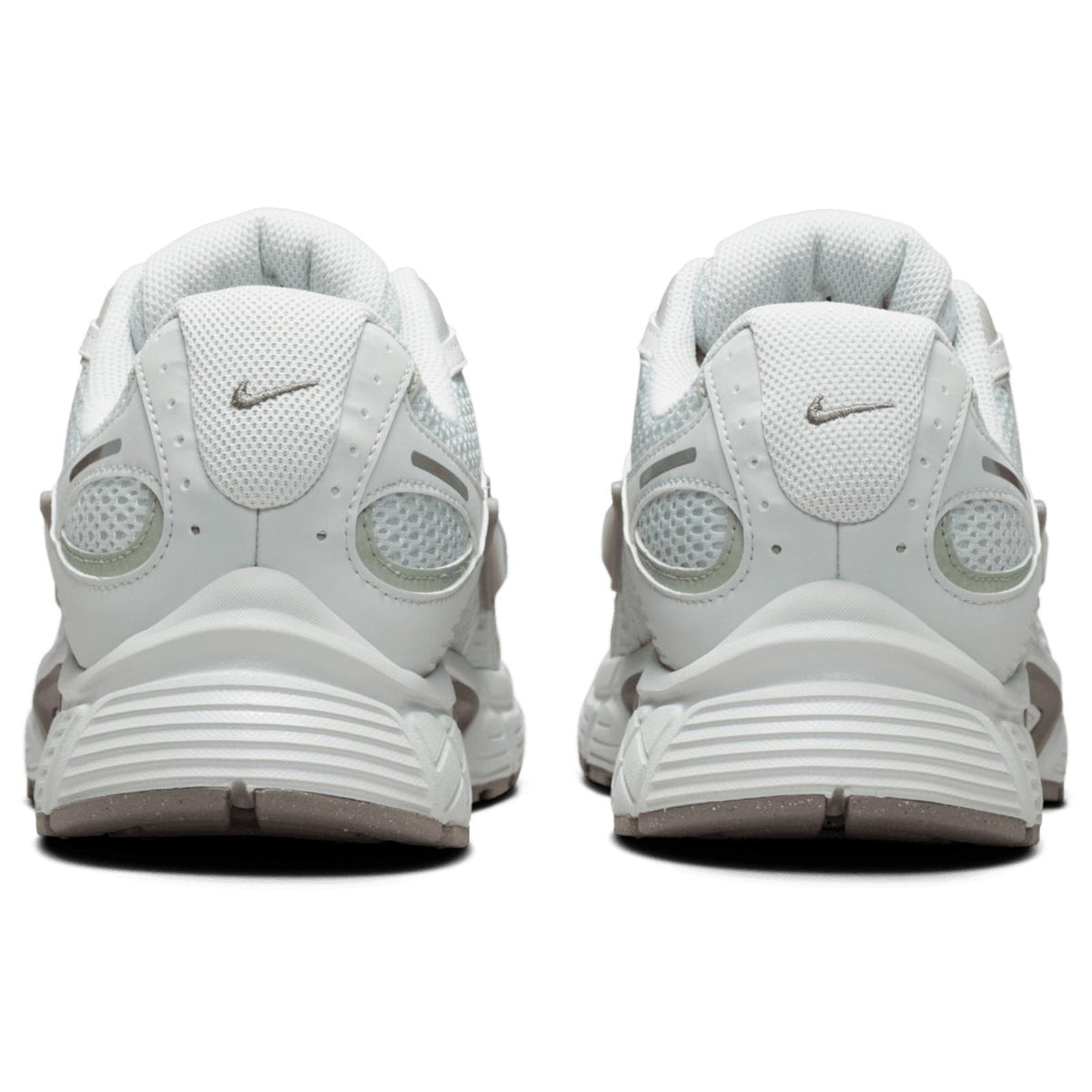 Nike V5 RNR Trainers Grey